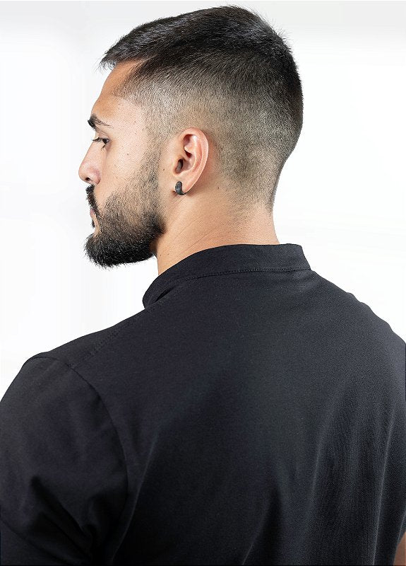 Camiseta Henley preta (gola padre)  - Algodão Egípcio