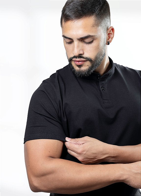 Camiseta Henley preta (gola padre)  - Algodão Egípcio