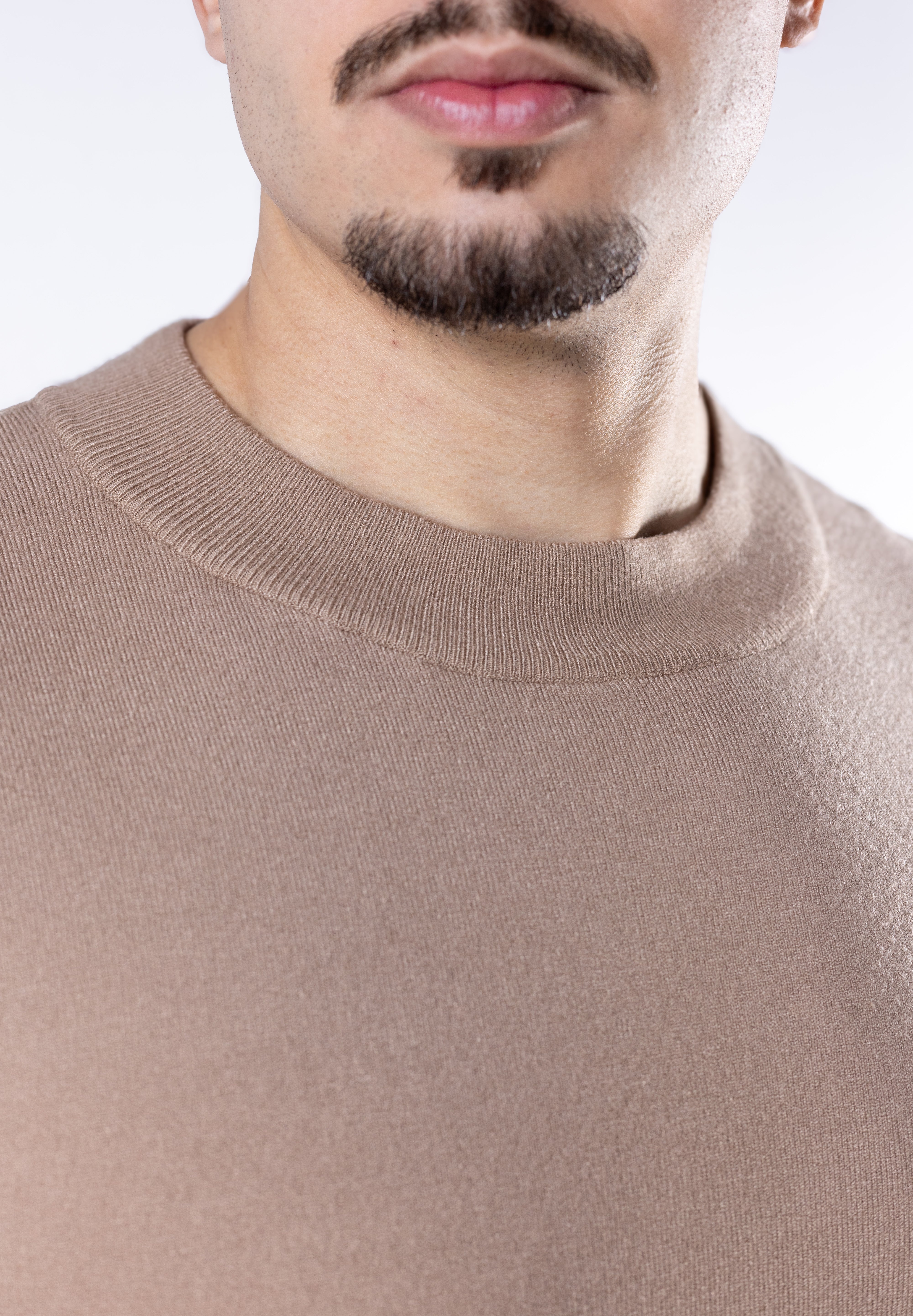 Sueter Tricot masculino gola redonda Bege com toque cashmere