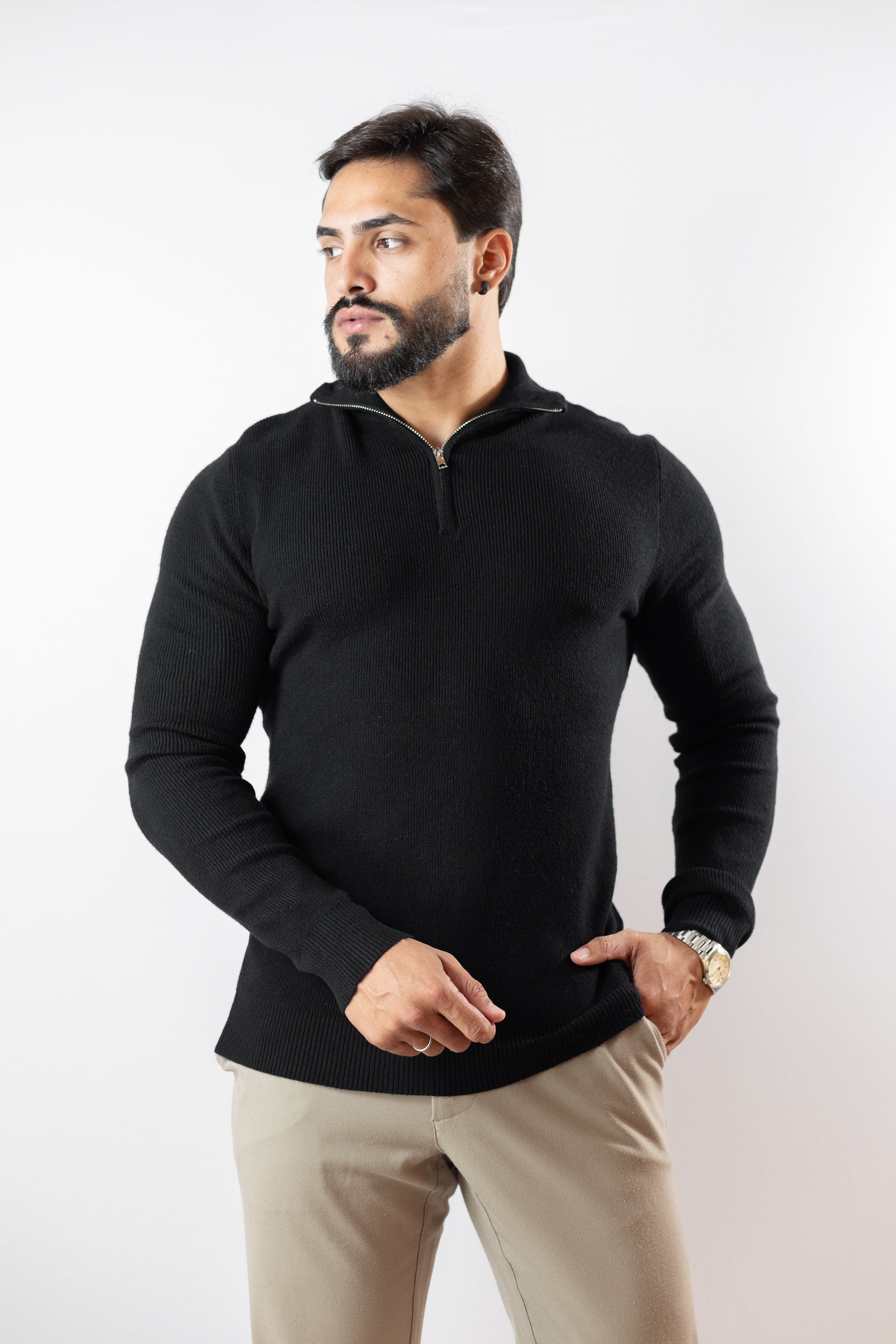 Blusa de Tricot Masculina com Zíper e Gola Alta Preta Casual