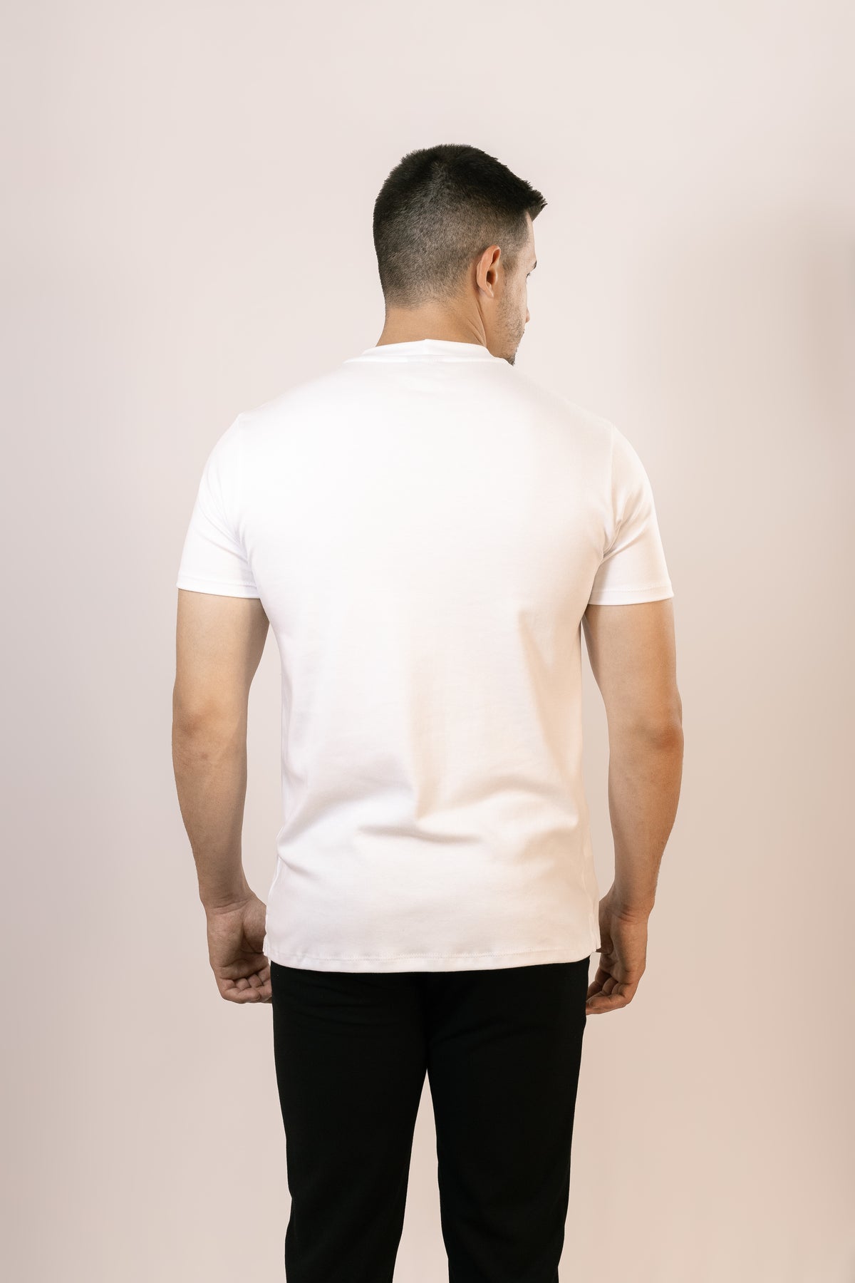 Camiseta Gola Alta Masculina branca - Suedine mais grosso 250 g/m²