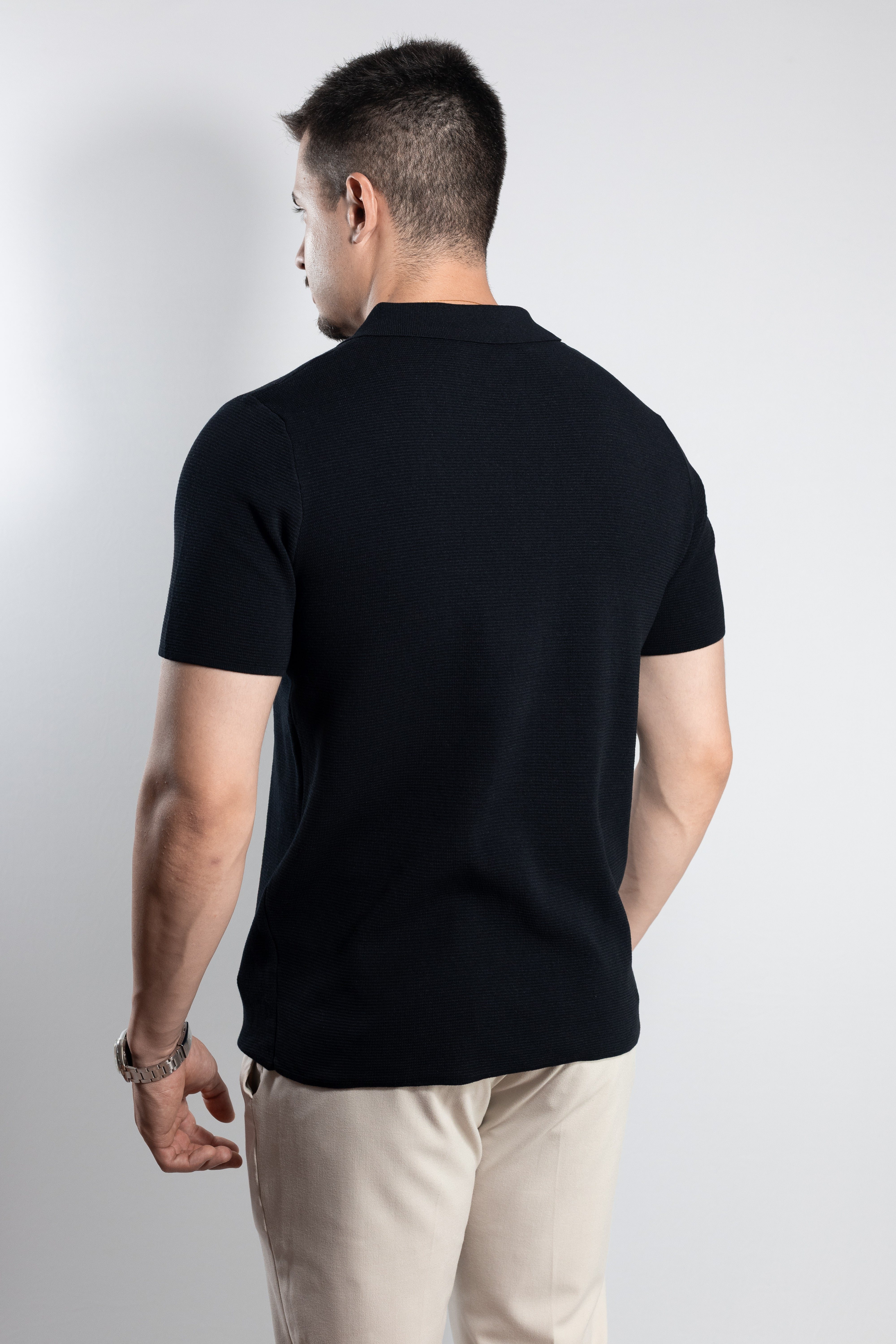 Polo Masculina de Tricot com Zíper Preta