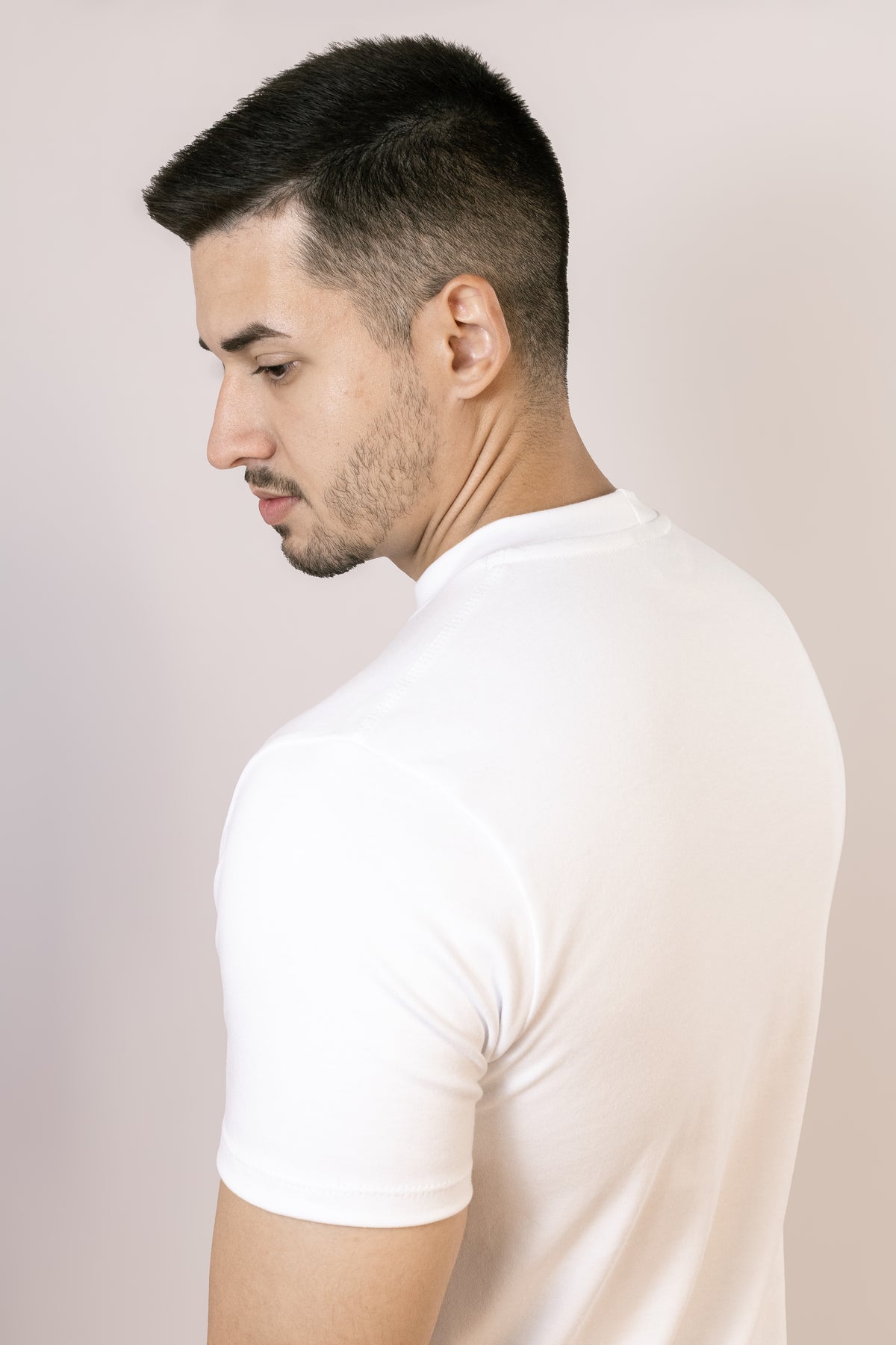 Camiseta Gola Alta Masculina branca - Suedine mais grosso 250 g/m²
