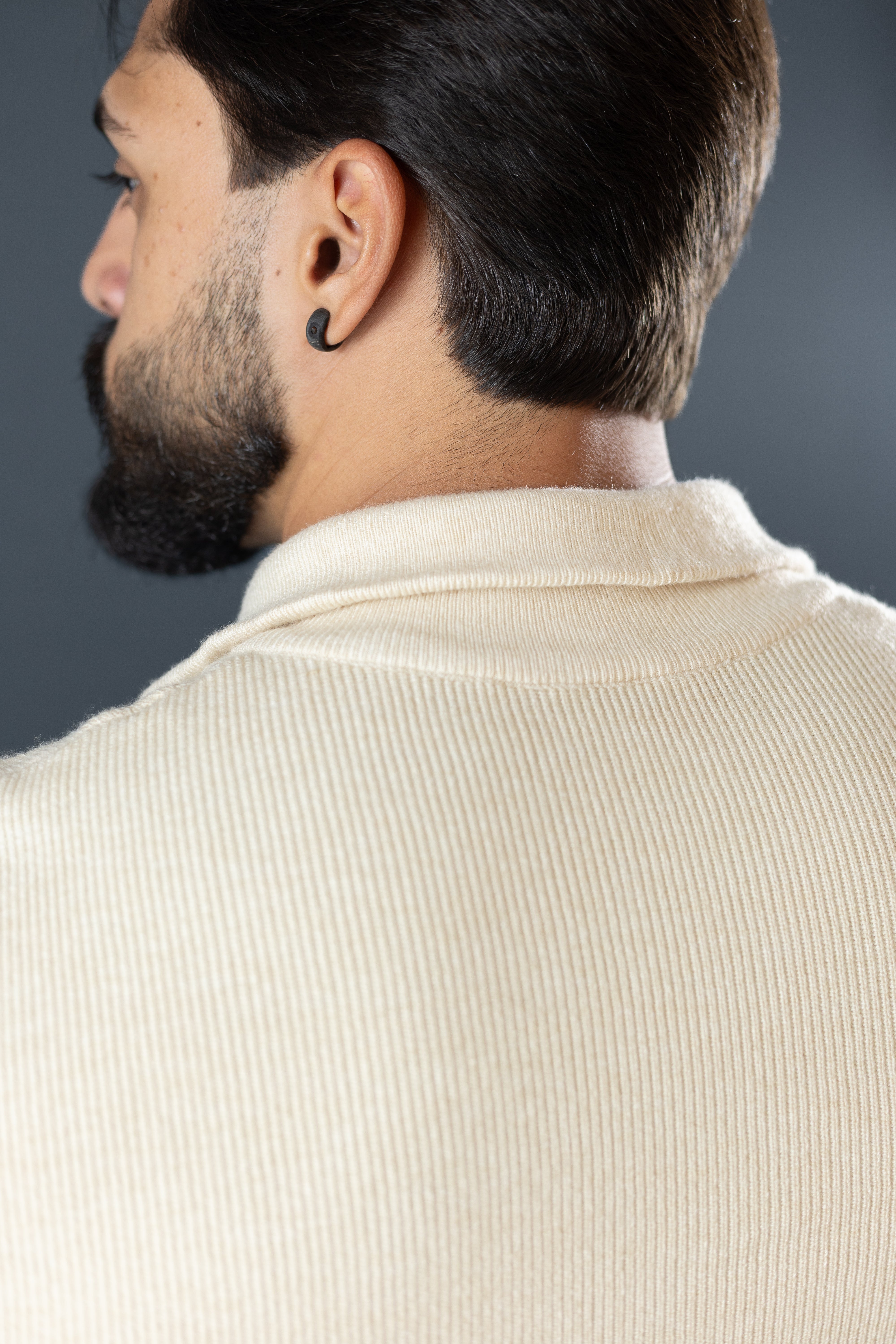 Blusa de Tricot Masculina com Zíper e Gola Alta Off-white Casual