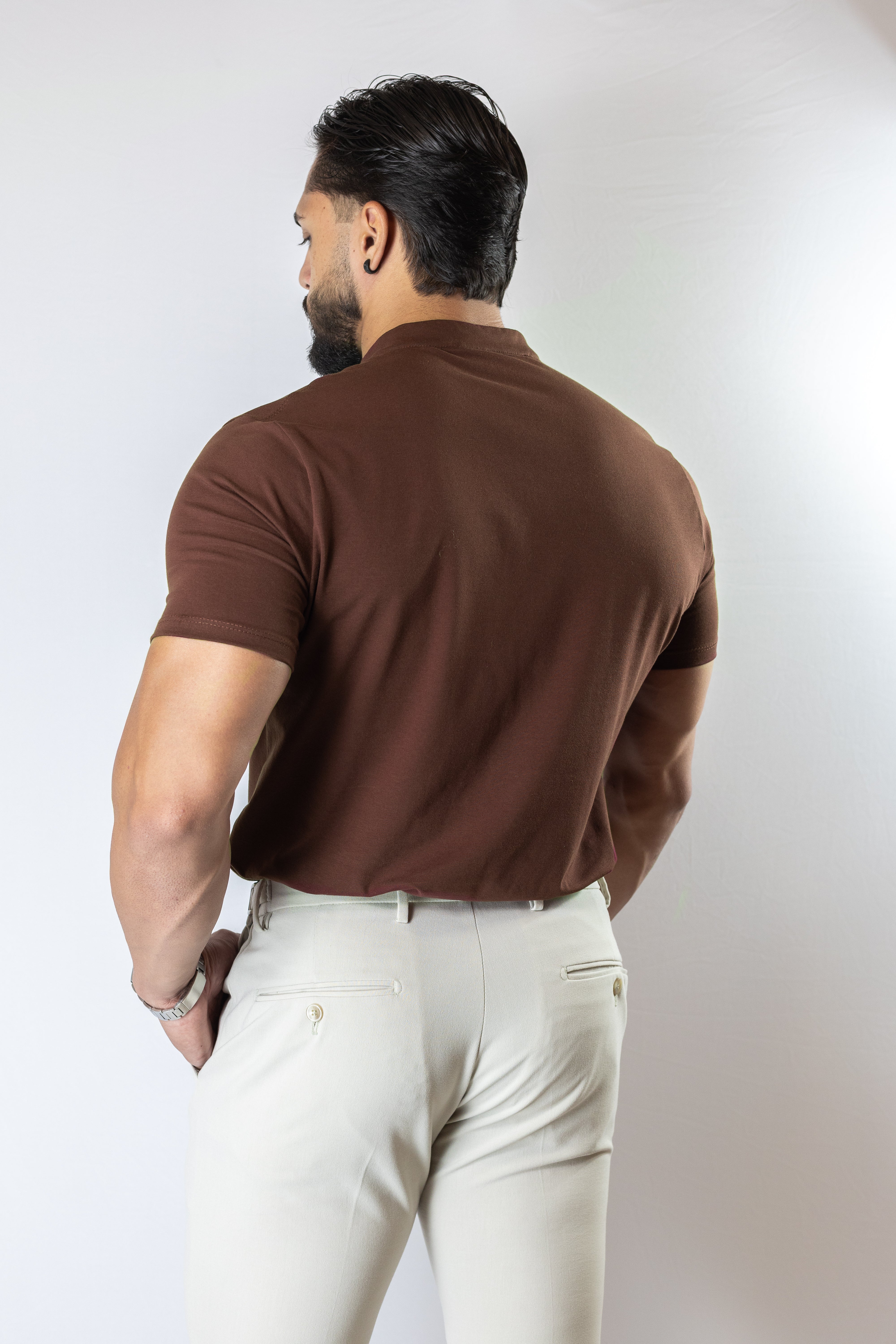 Camiseta Henley Marrom (gola padre)  - Algodão Egípcio