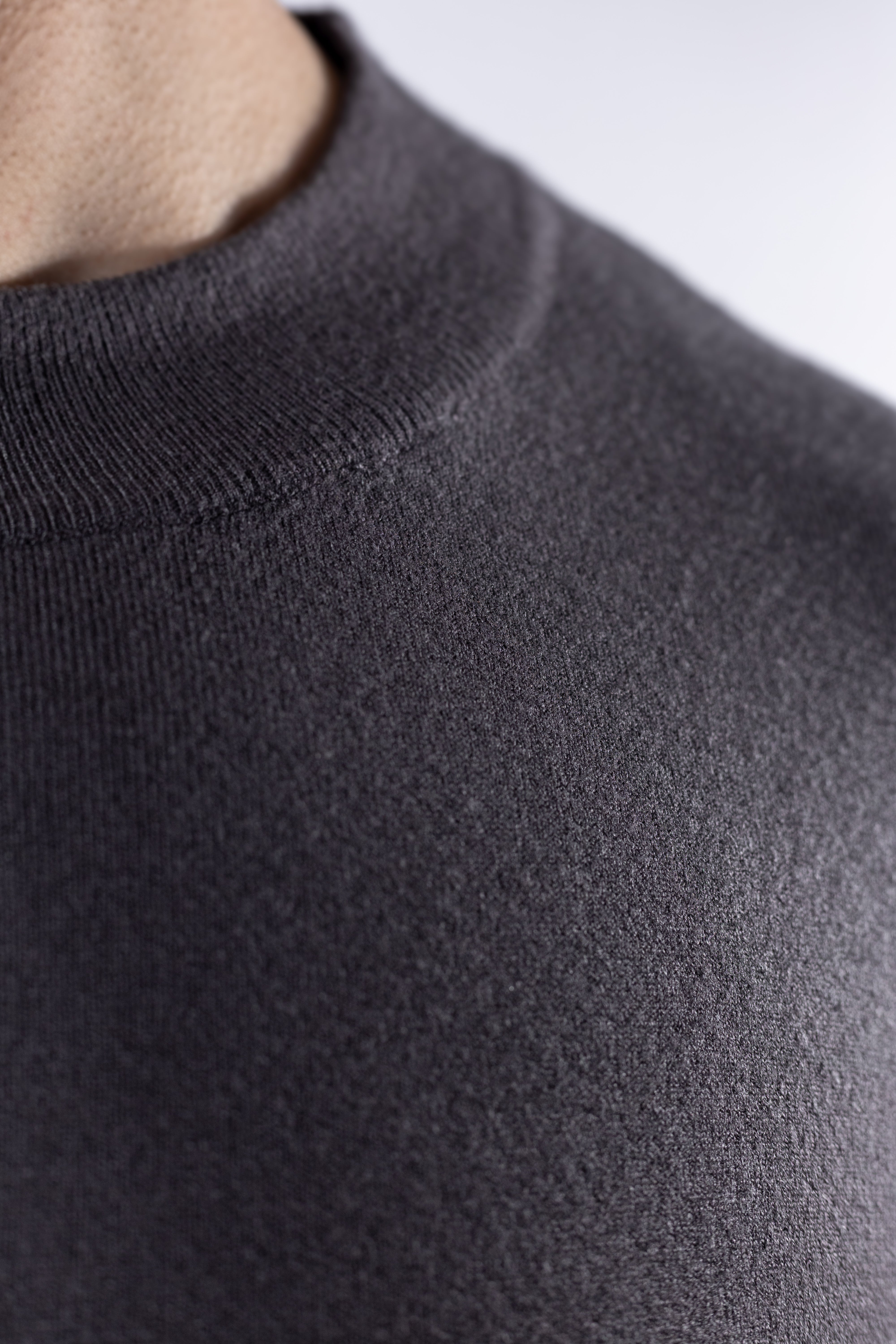 Sueter Tricot masculino gola redonda Cinza com toque cashmere