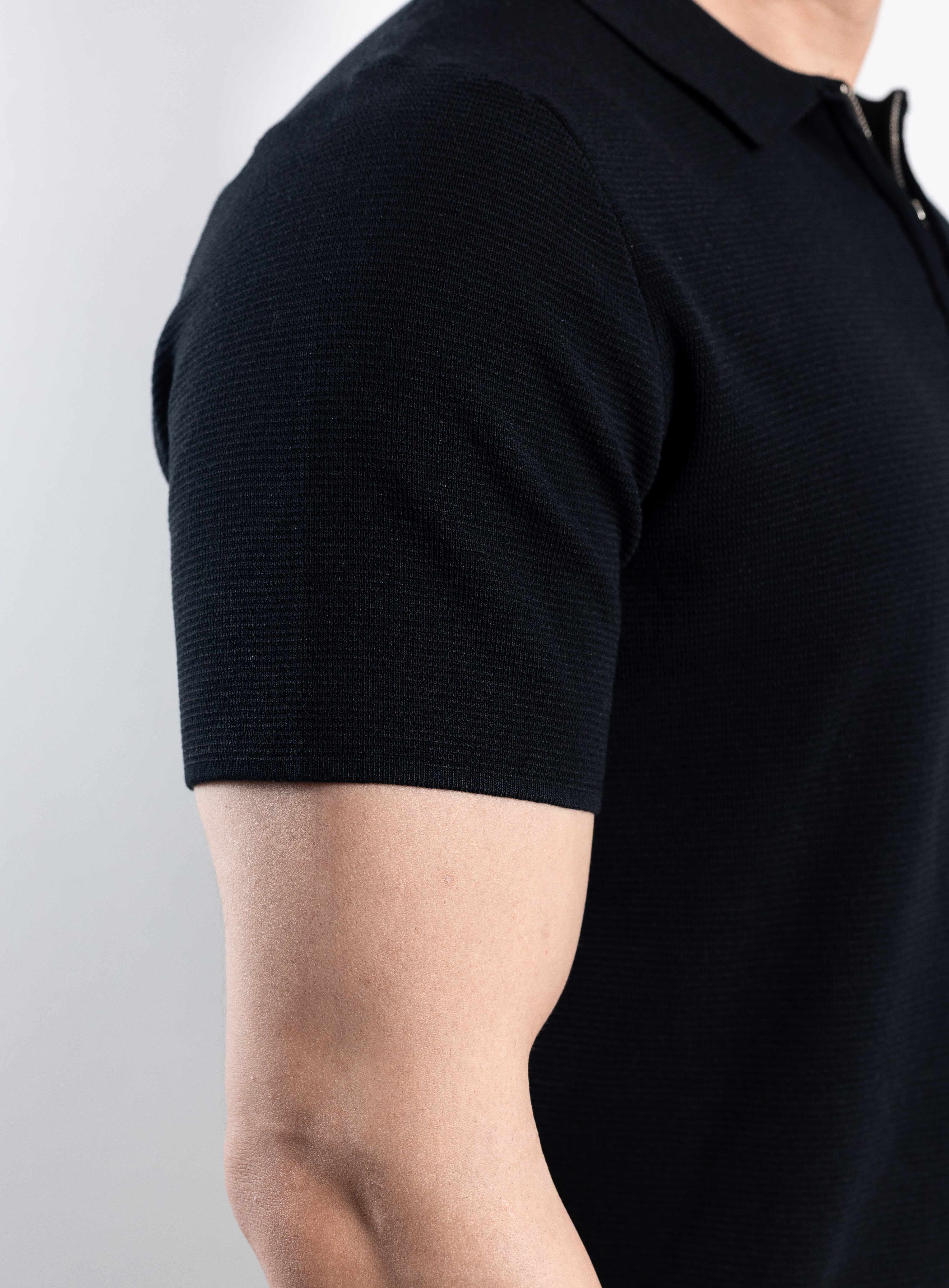 Polo Masculina de Tricot com Zíper Preta