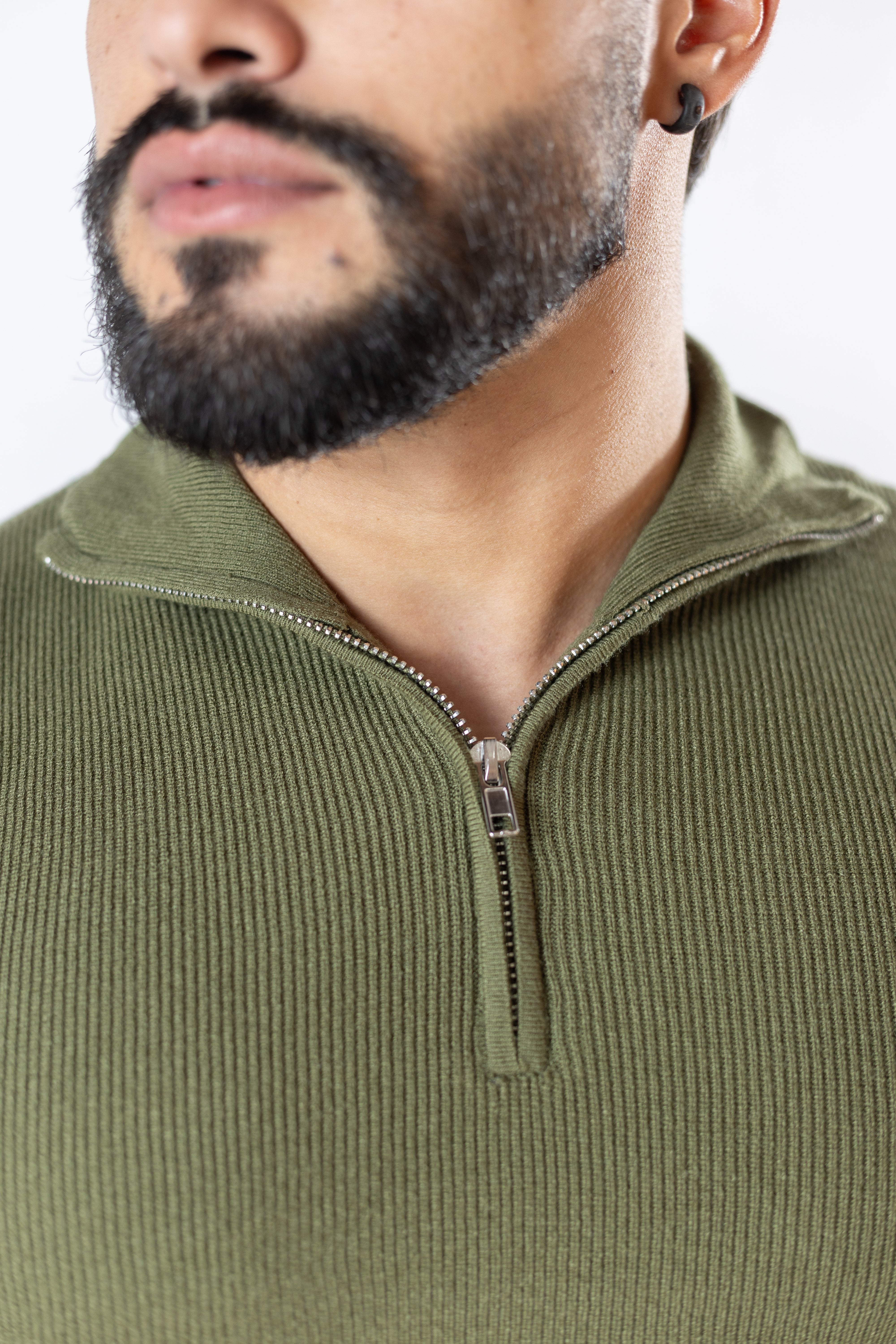 Blusa de Tricot Masculina com Zíper e Gola Alta Verde Casual