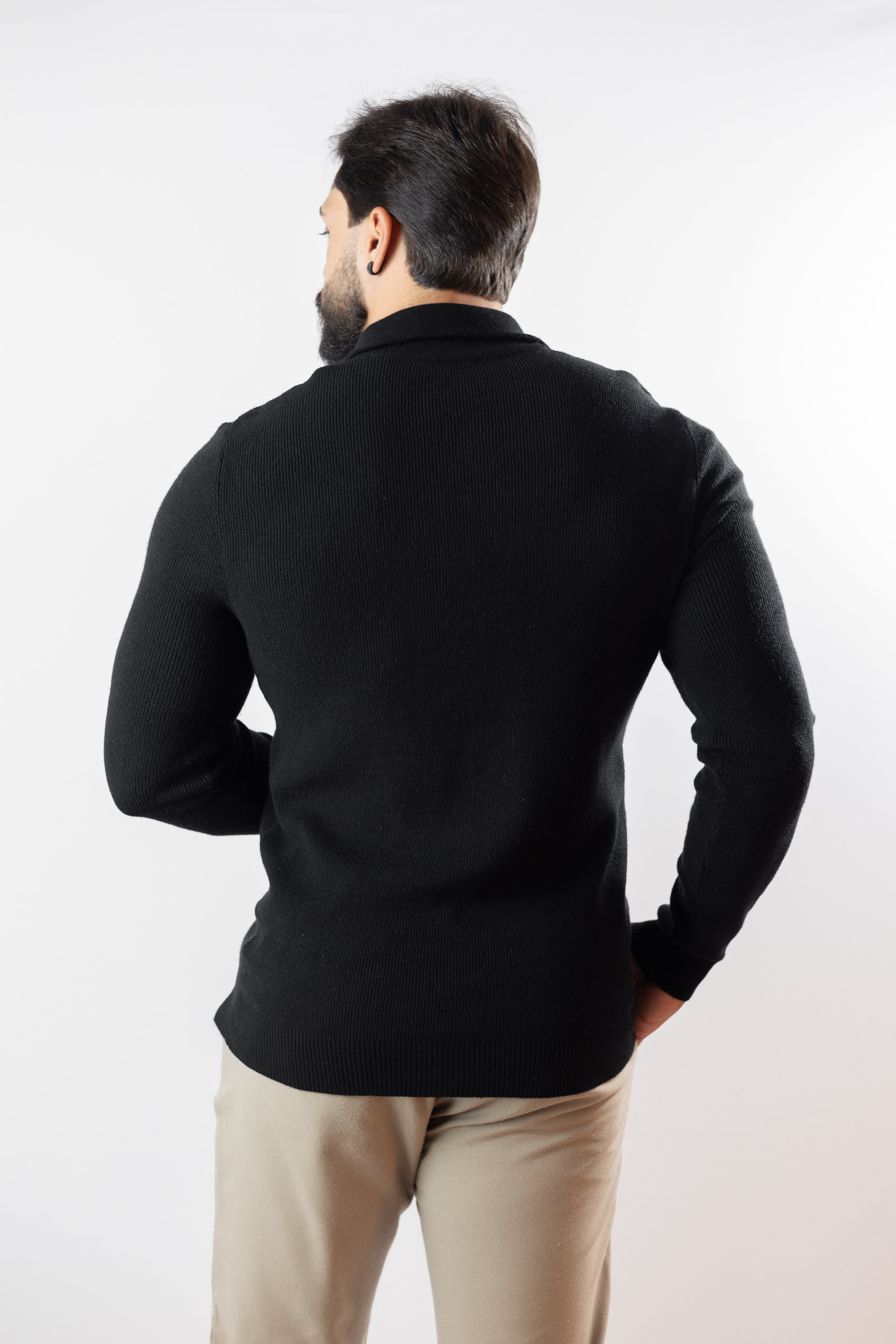 Blusa de Tricot Masculina com Zíper e Gola Alta Preta Casual