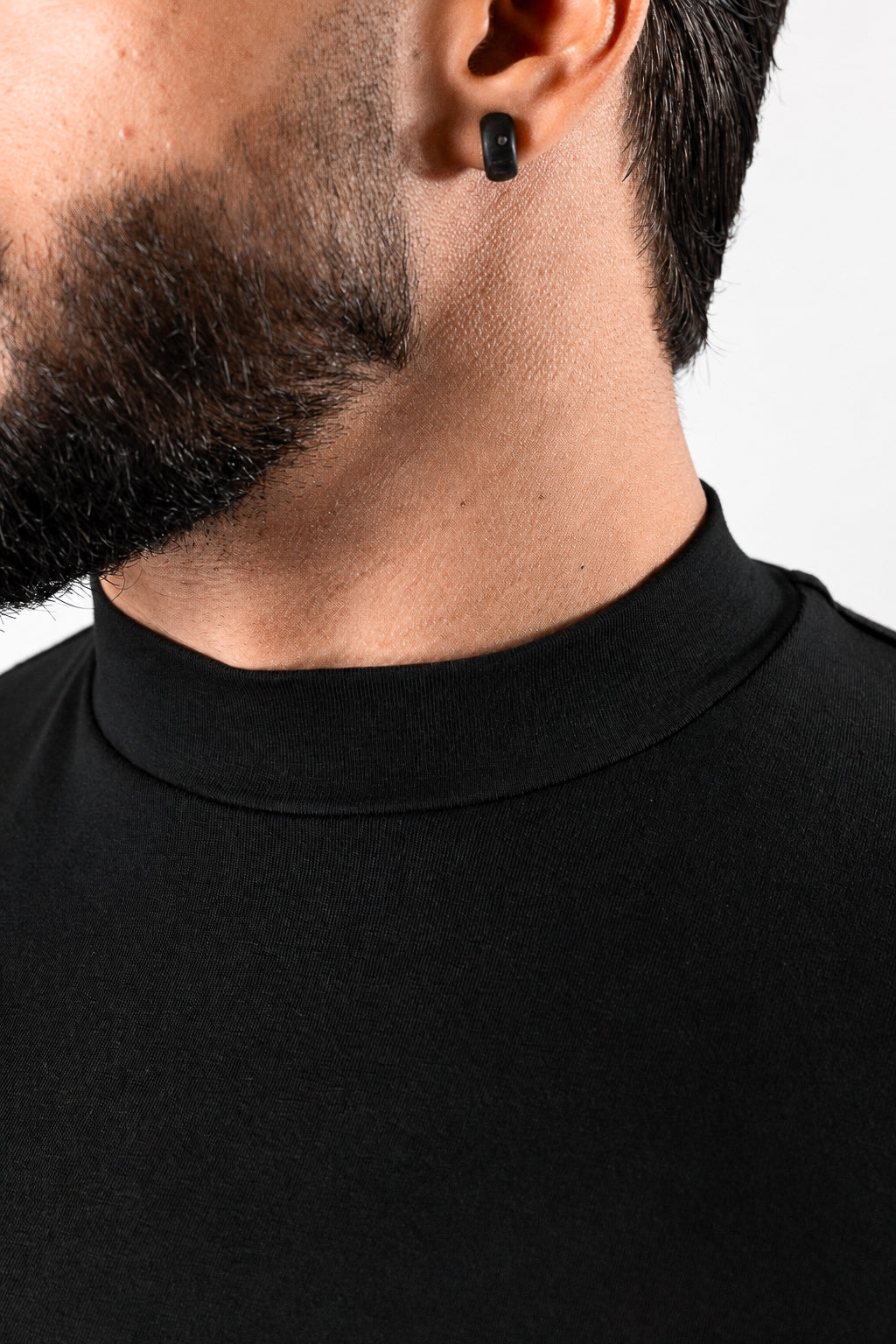 Camiseta Gola alta Preta - Algodão Egípcio