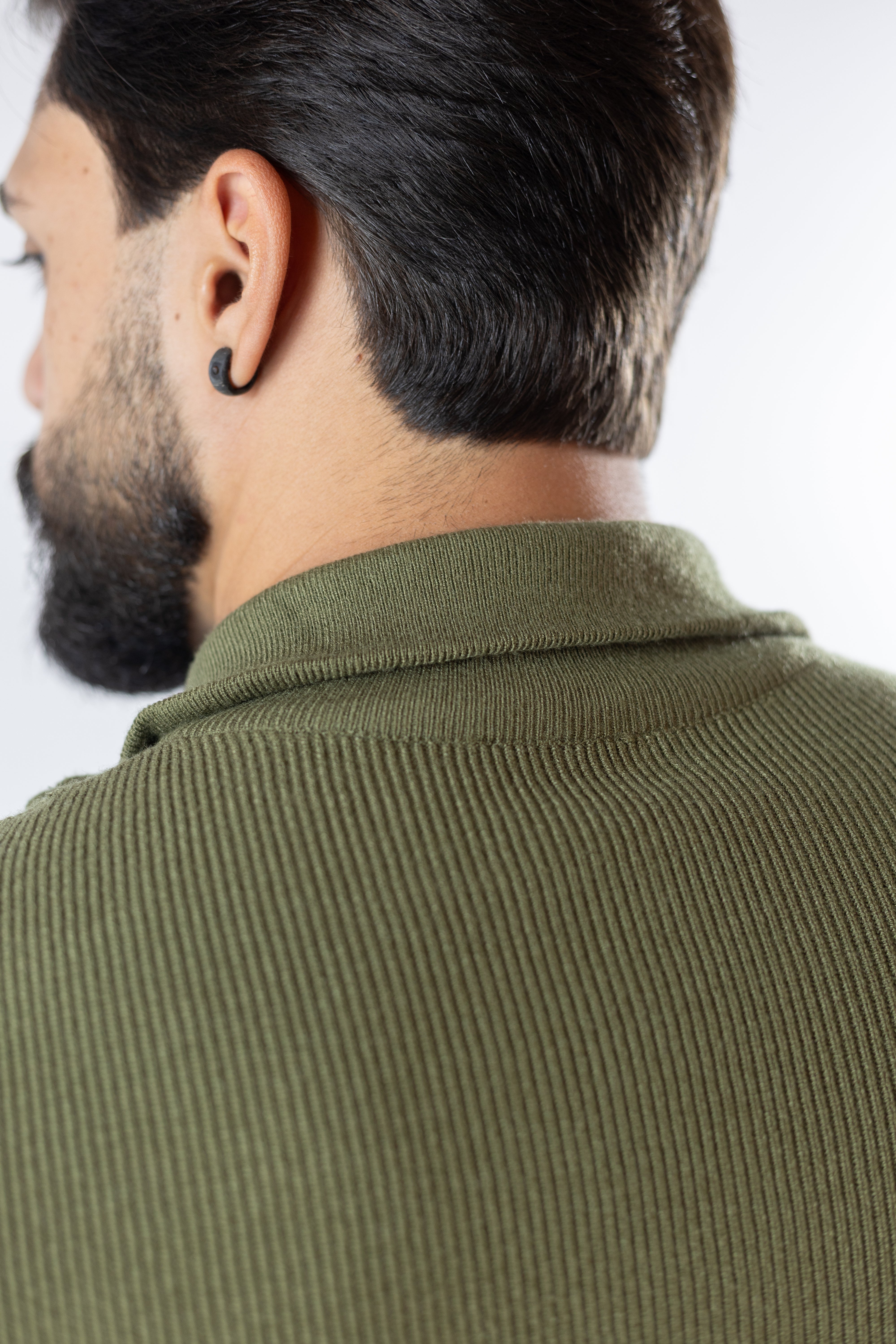 Blusa de Tricot Masculina com Zíper e Gola Alta Verde Casual