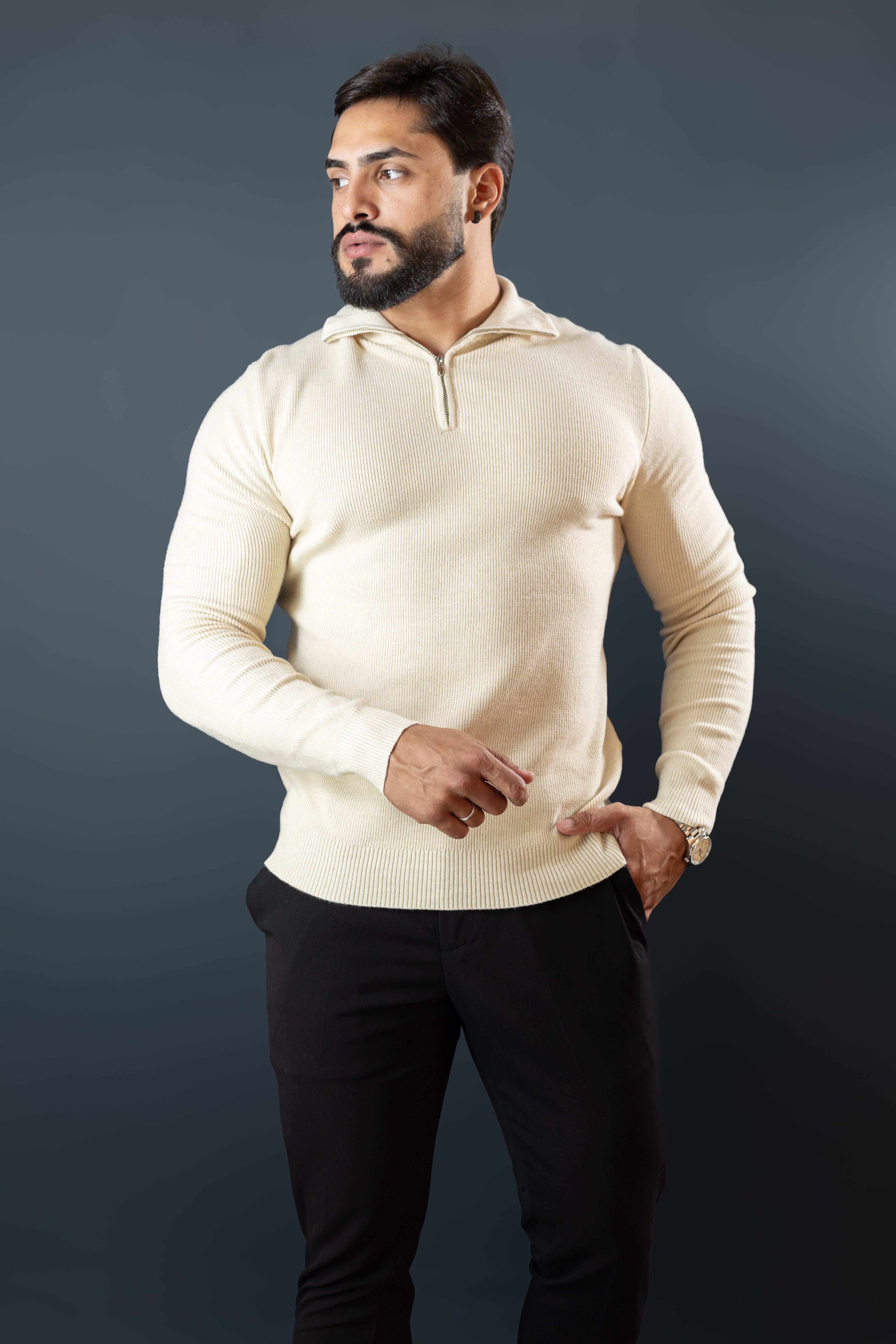 Blusa de Tricot Masculina com Zíper e Gola Alta Off-white Casual
