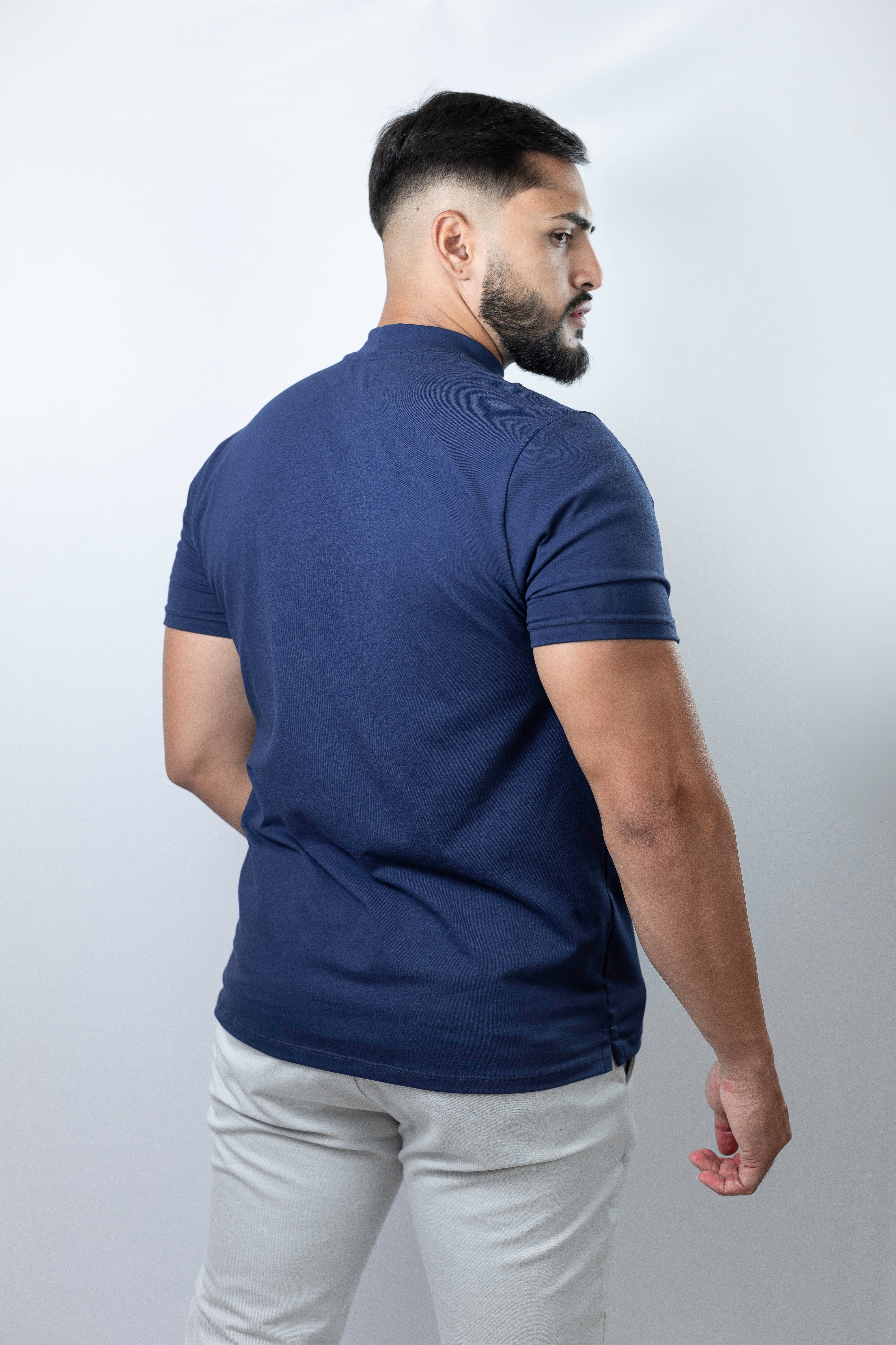 Camiseta Gola alta Azul Marinho - Algodão Egípcio