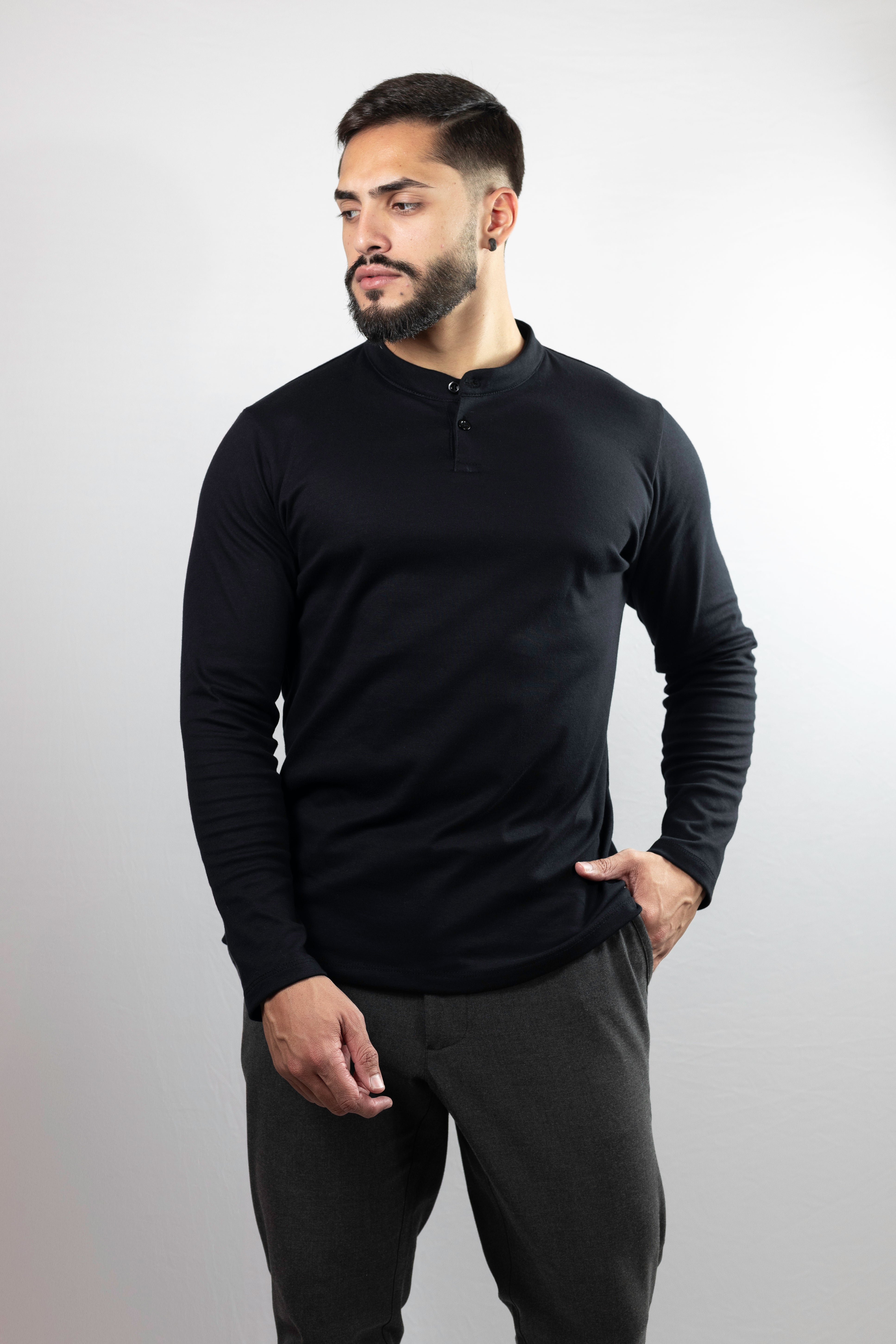 Camiseta Henley Preta (manga longa)  SPECIAL