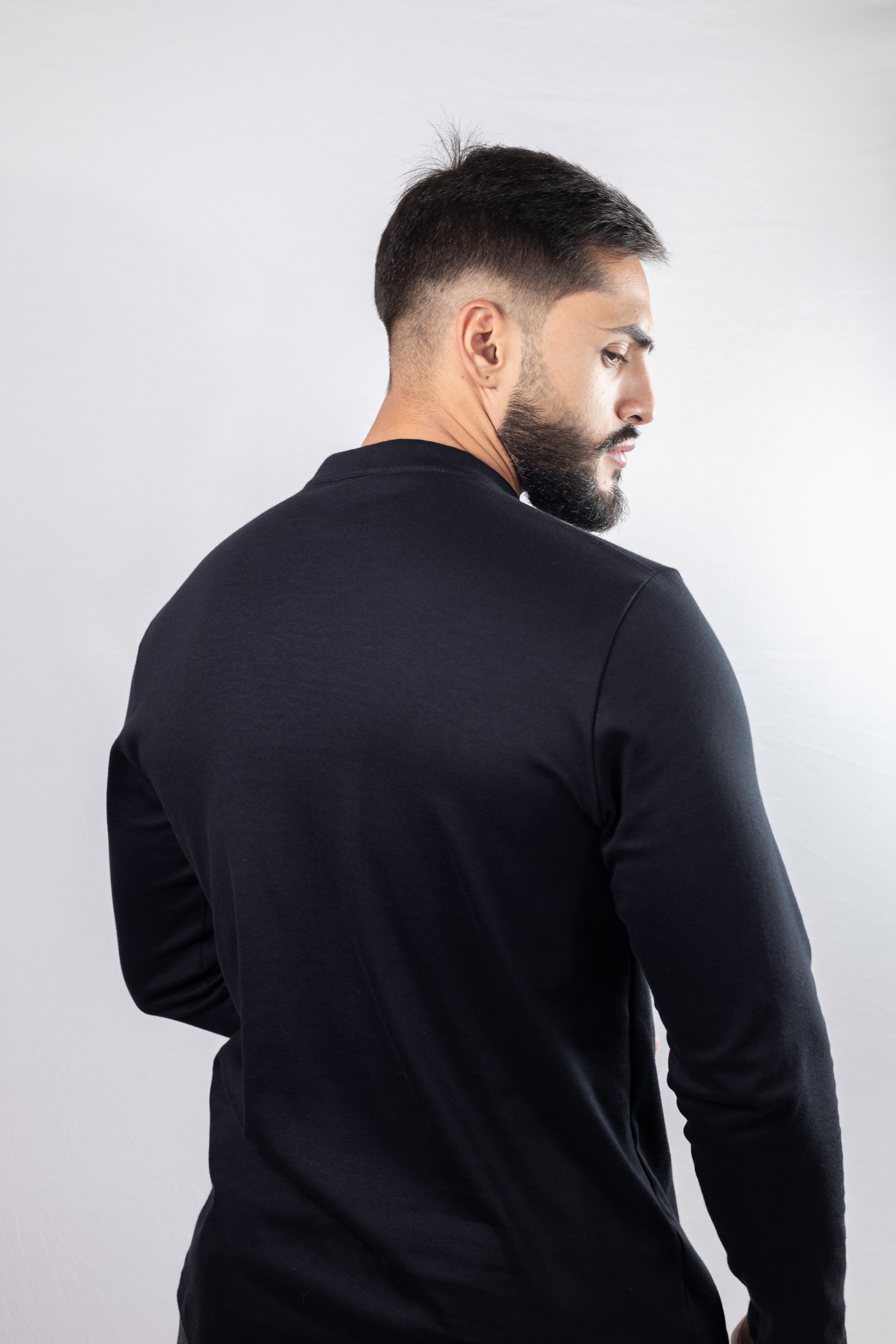 Camiseta Henley Preta (manga longa)  SPECIAL