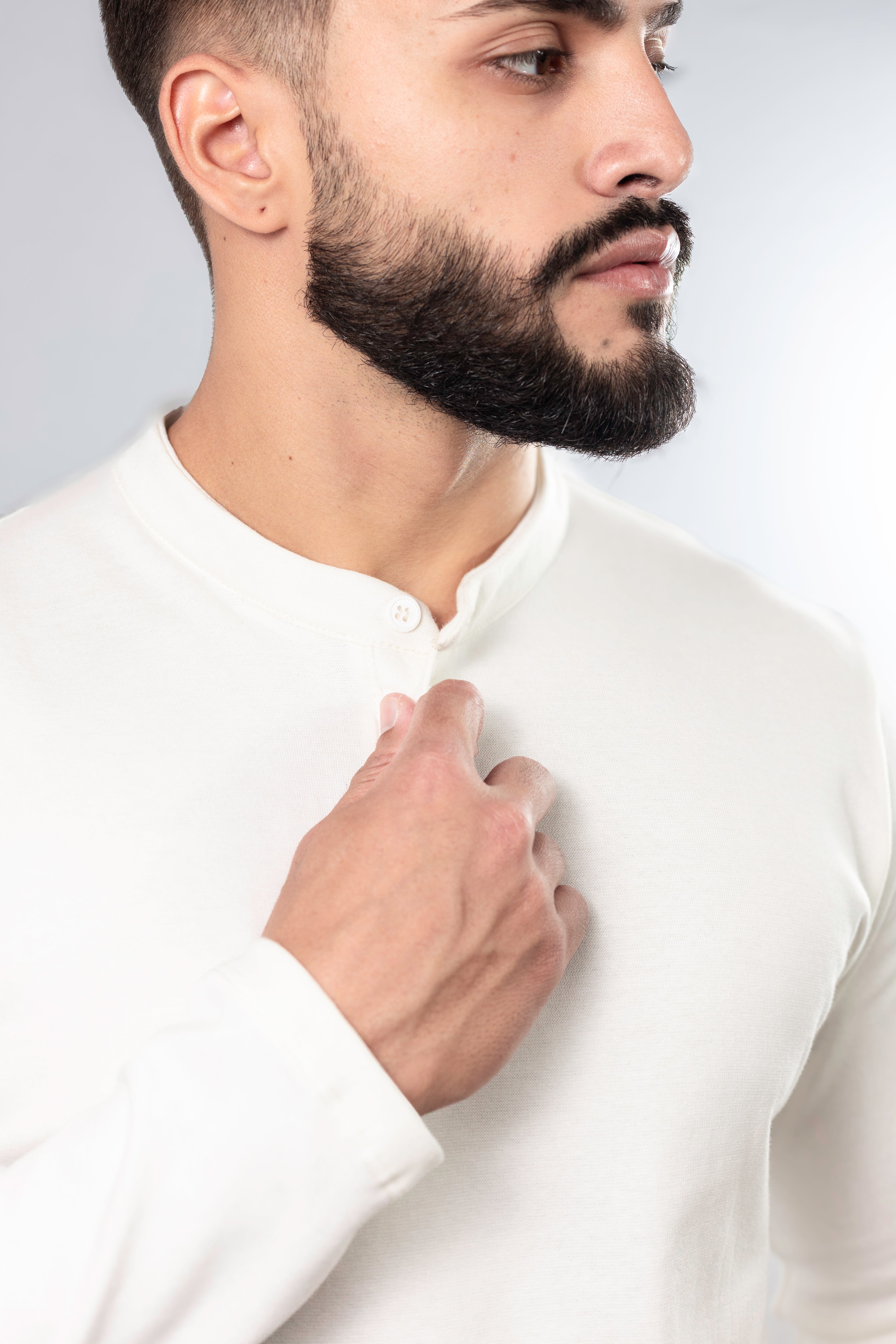 Camiseta Henley Off-White (manga longa)  SPECIAL