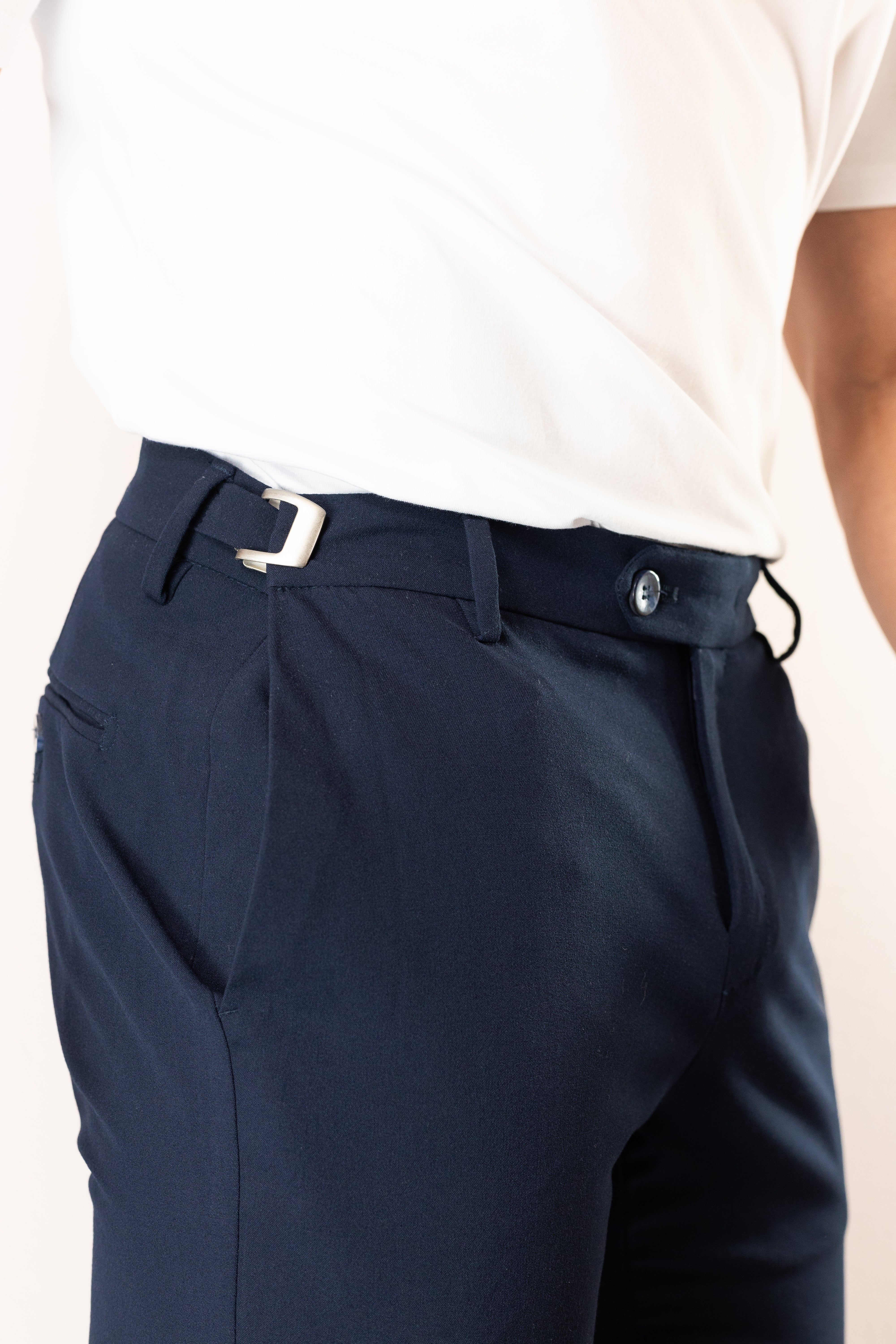 Calça de Alfaiataria TECH azul marinho