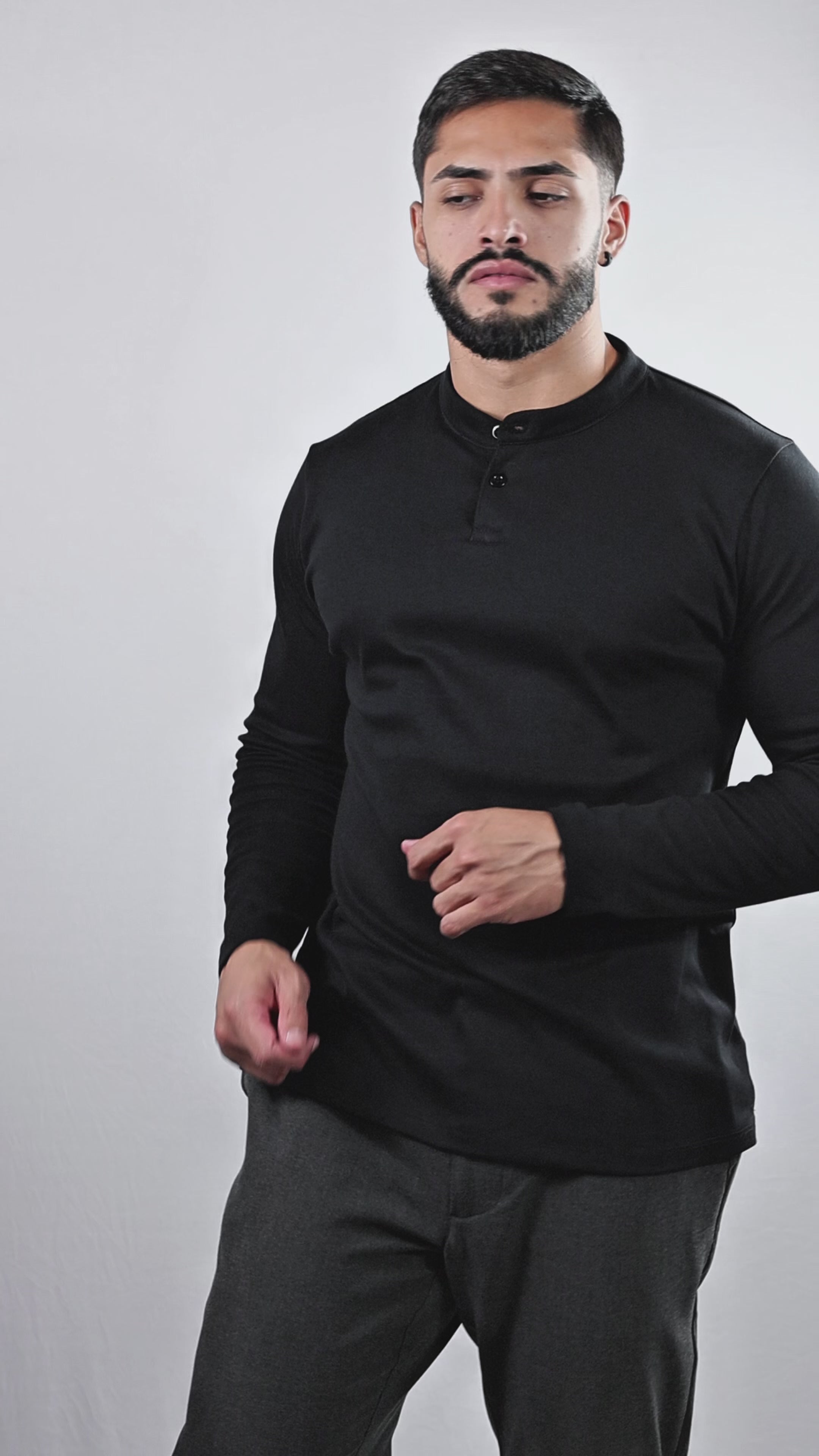 Camiseta Henley Preta (manga longa)  SPECIAL