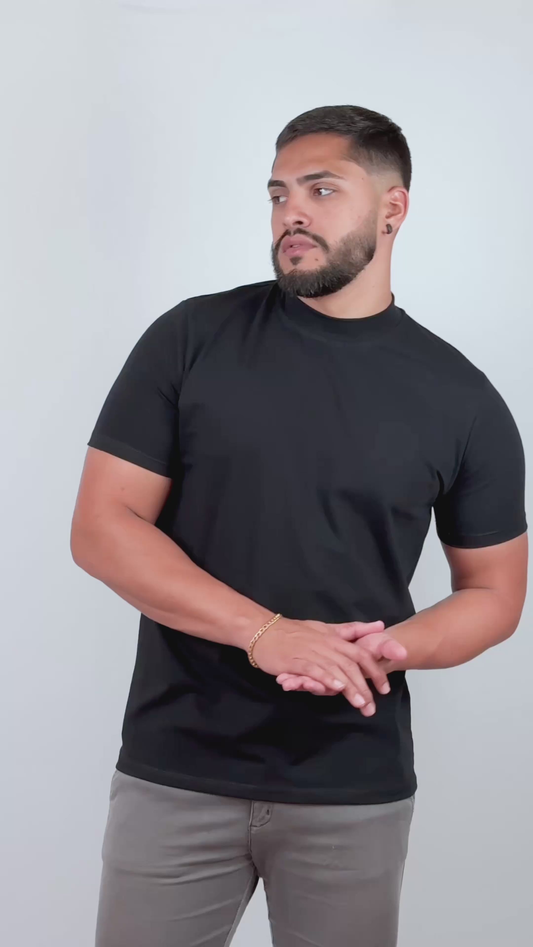 Camiseta Gola alta Preta - Algodão Egípcio
